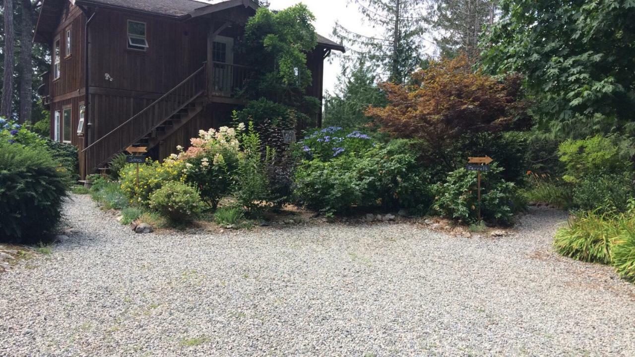 Secret Cove Cottage Suites Halfmoon Bay Eksteriør billede