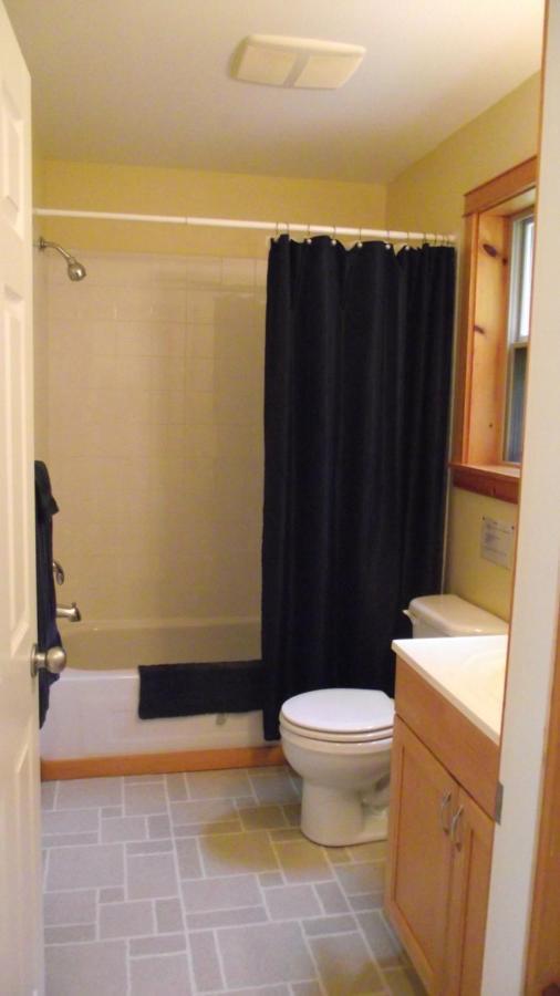 Secret Cove Cottage Suites Halfmoon Bay Eksteriør billede